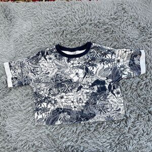 Old Navy Women’s Crop Top Tropical Print Navy Blue White Size Small Boxy Tee